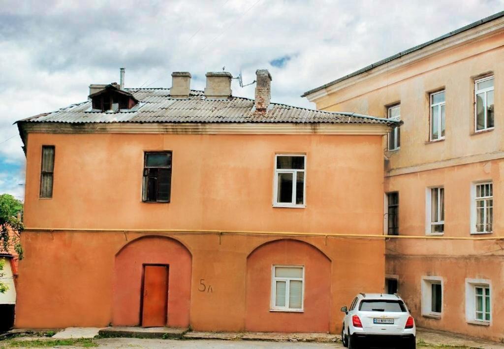 Sunrise Apartment Kamjanets-Podilsky Buitenkant foto